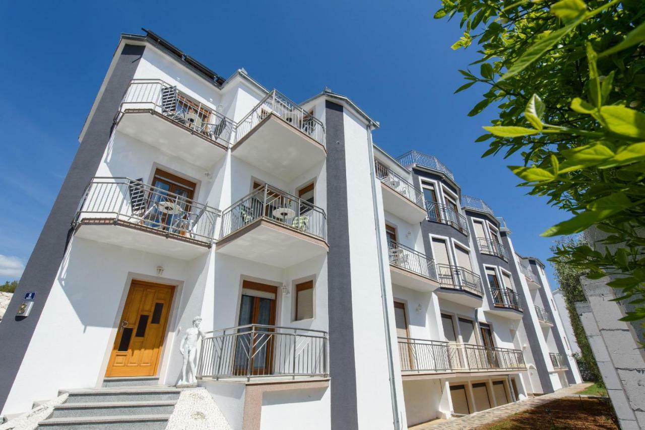 Apartments San Jozef โตรกีร์ ภายนอก รูปภาพ