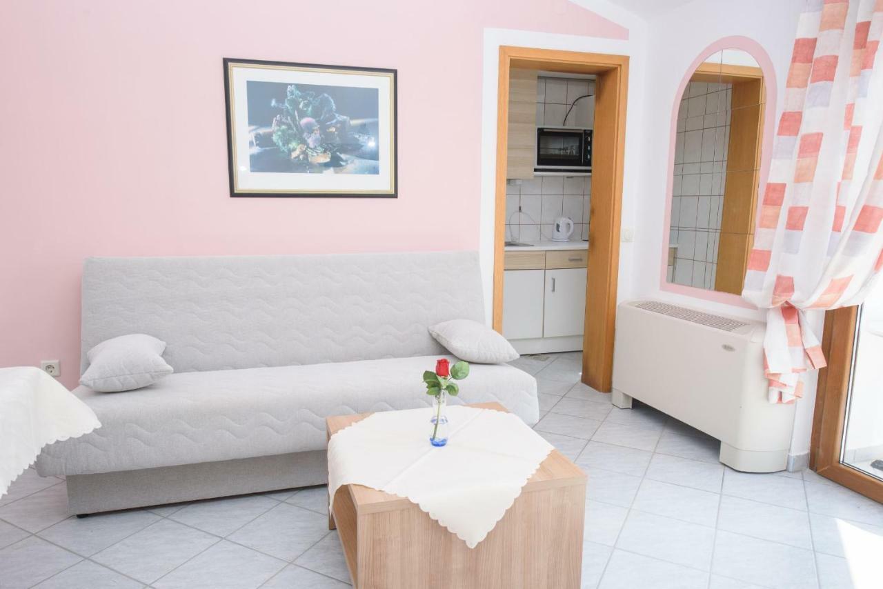 Apartments San Jozef โตรกีร์ ภายนอก รูปภาพ